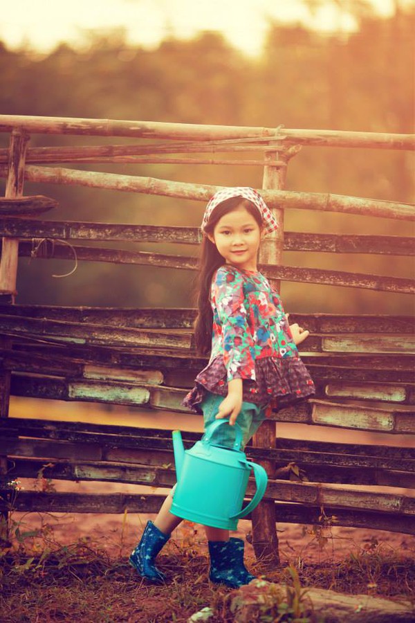 Hình ảnh siêu đáng yêu về cô bé Hà Nội lọt top 10 mẫu nhí quốc tế 9