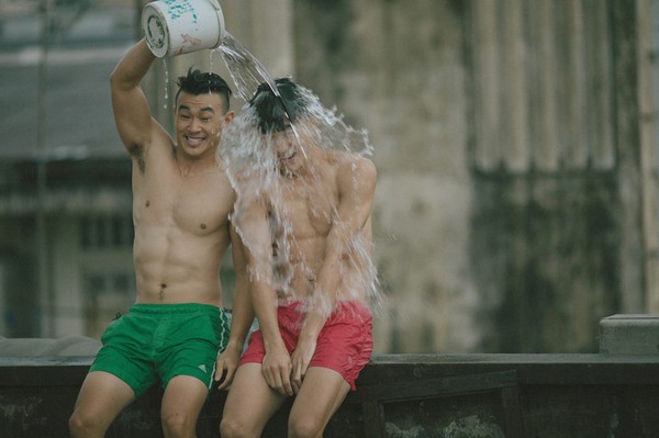 Bộ ảnh 18+ đầy &aacute;m ảnh về b&iacute; ẩn ph&iacute;a sau cuộc sống người đồng t&iacute;nh 14