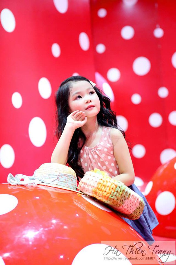 Hình ảnh siêu đáng yêu về cô bé Hà Nội lọt top 10 mẫu nhí quốc tế 12