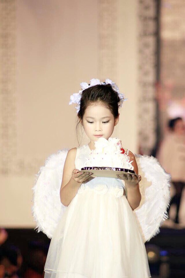 Hình ảnh siêu đáng yêu về cô bé Hà Nội lọt top 10 mẫu nhí quốc tế 15