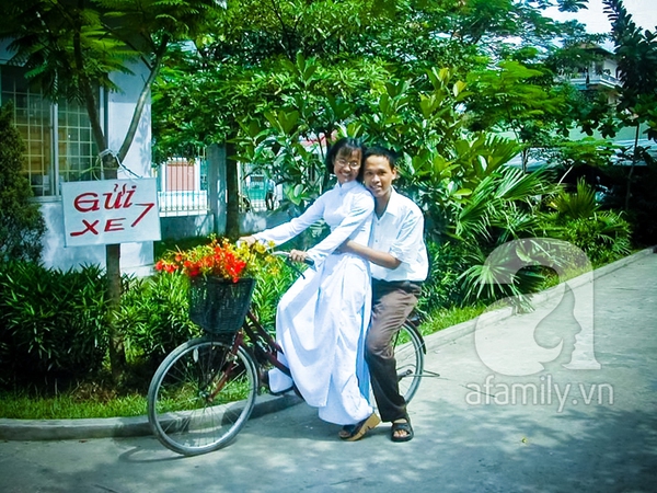 Chuyện t&igrave;nh cặp đ&ocirc;i sinh c&ugrave;ng ng&agrave;y v&agrave; 100 lời cầu h&ocirc;n &ldquo;độc nhất v&ocirc; nhị&rdquo; 2