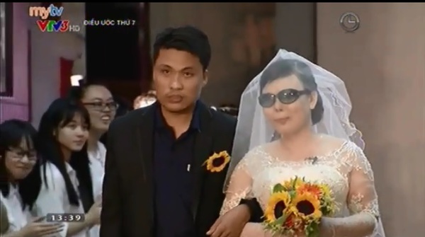Lễ cưới x&uacute;c động