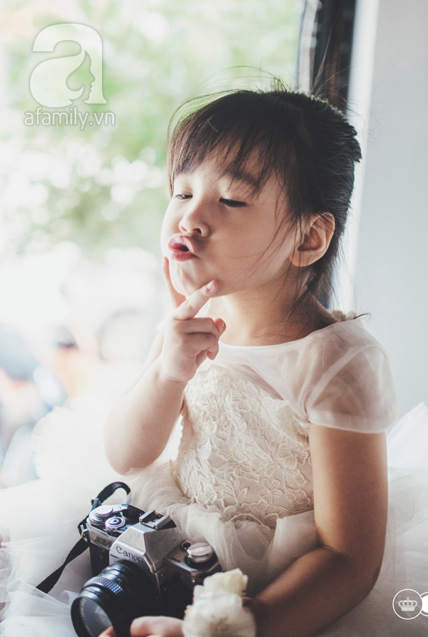 mẹ v&agrave; con g&aacute;i