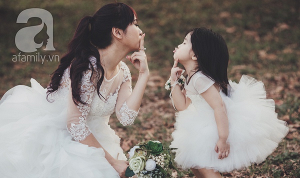 mẹ v&agrave; con g&aacute;i