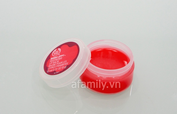 Môi mềm tươi tắn với son dưỡng The Body Shop Born Lippy 6