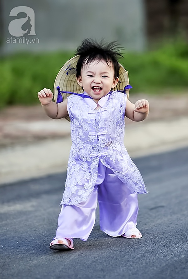 C&aacute;c "thi&ecirc;n thần" cực ngộ nghĩnh trong trang phục truyền thống 10