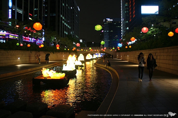 Những địa điểm hẹn hò lãng mạn nhất Seoul 3