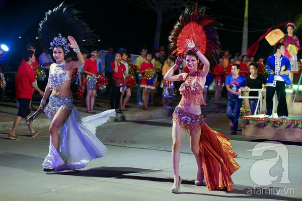 Ấn tượng từ những m&agrave;n biểu diễn đa sắc m&agrave;u của Carnaval Hạ Long 2013 15