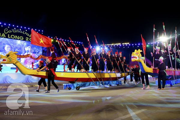 Ấn tượng từ những m&agrave;n biểu diễn đa sắc m&agrave;u của Carnaval Hạ Long 2013 6