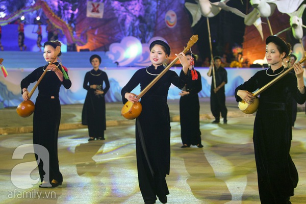 Ấn tượng từ những m&agrave;n biểu diễn đa sắc m&agrave;u của Carnaval Hạ Long 2013 9