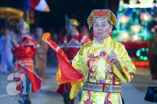 Ấn tượng từ những m&agrave;n biểu diễn đa sắc m&agrave;u của Carnaval Hạ Long 2013 11