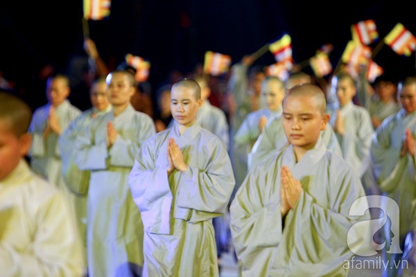 Ấn tượng từ những m&agrave;n biểu diễn đa sắc m&agrave;u của Carnaval Hạ Long 2013 12