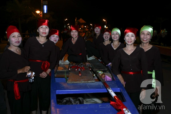 Ngắm những cô gái xinh đẹp tại Carnaval Hạ Long 2013 34