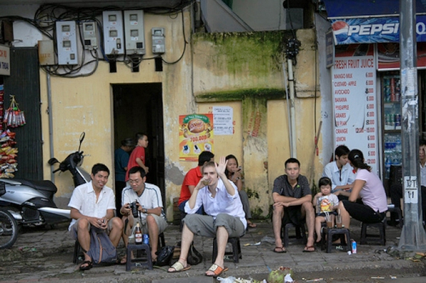 Những khu cafe vỉa hè nổi tiếng nhất Hà Nội 8