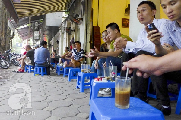 Những khu cafe vỉa hè nổi tiếng nhất Hà Nội 4