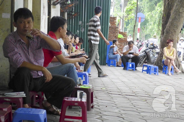 Những khu cafe vỉa hè nổi tiếng nhất Hà Nội 2
