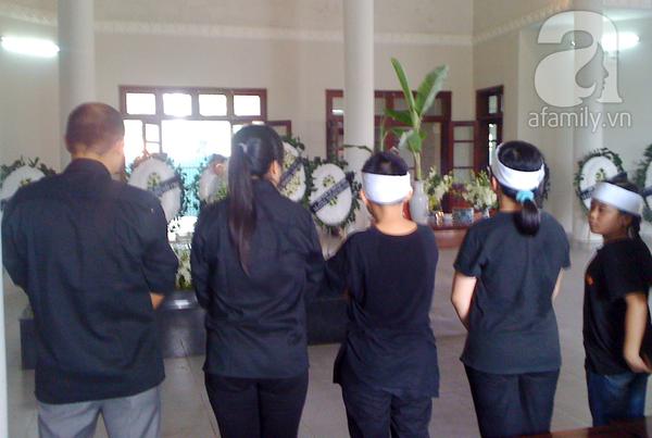 X&oacute;t xa lễ tang tiễn đưa b&eacute; 1 tuổi chết tức tưởi sau 2 ng&agrave;y đi nh&agrave; trẻ 2