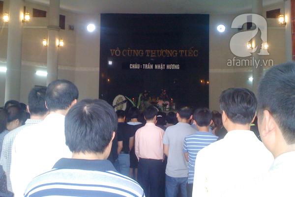 X&oacute;t xa lễ tang tiễn đưa b&eacute; 1 tuổi chết tức tưởi sau 2 ng&agrave;y đi nh&agrave; trẻ 6