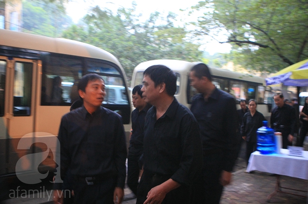 Người dân có thể xếp hàng ở đường Trần Khánh Dư để vào viếng Đại tướng 1