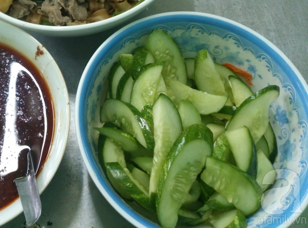 Hà Nội: Đi ăn miến cua trộn siêu đầy đặn ở phố Phùng Hưng 7