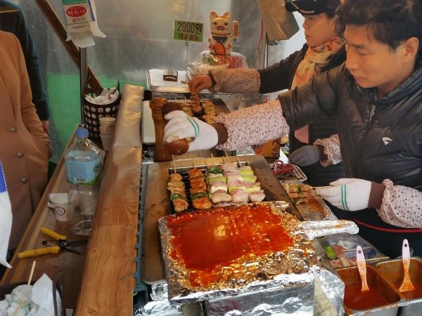 C&aacute;c m&oacute;n ăn vặt ngon lạ nổi tiếng của xứ H&agrave;n 5