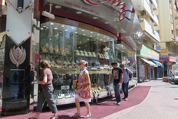 Khám phá khu chợ bán vàng theo... cân ở Dubai 10