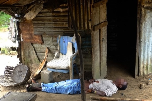 Những câu chuyện xúc động ở tâm dịch Ebola qua lời kể của các nhiếp ảnh gia  5