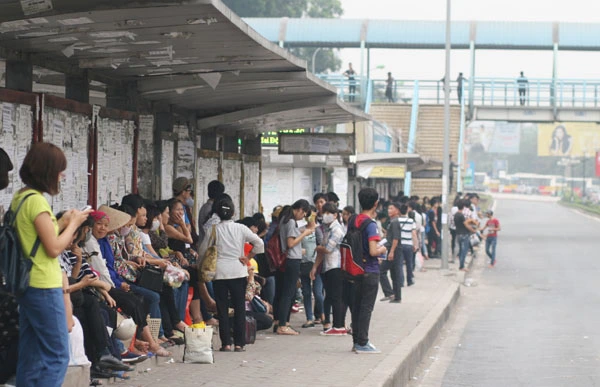 Nhìn lại trạm trung chuyển xe buýt Cầu Giấy trước ngày di dời  4