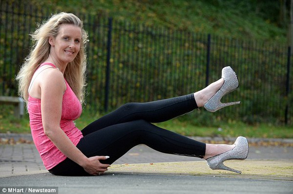 Bà mẹ 5 con muốn lập kỷ lục chạy marathon bằng giày cao gót 1