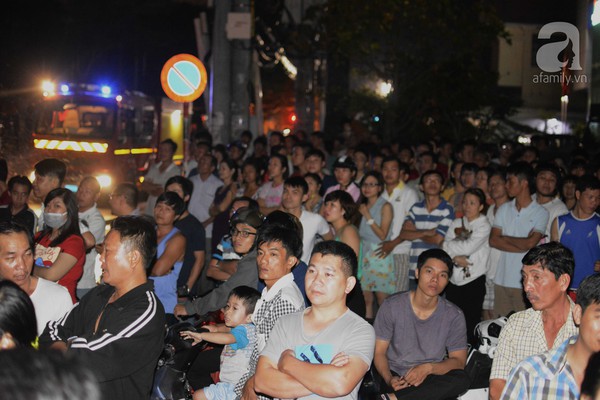 Tìm thấy 1 thi thể trong đám cháy dãy quán karaoke ở Sài Gòn 4