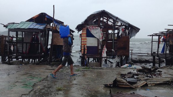 Nguy cơ ngập lụt, sạt lở đất đe dọa Philippines sau bão Hagupit 1
