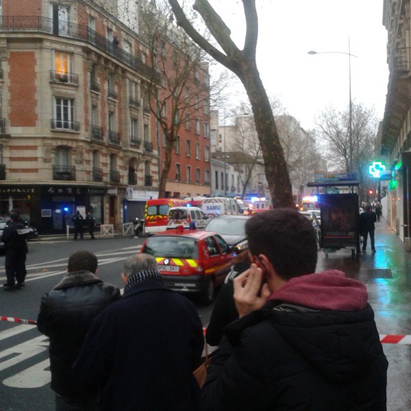 Nổ lớn ở một nhà hàng, nổ súng vào cảnh sát, nước Pháp liên tiếp bàng hoàng 3