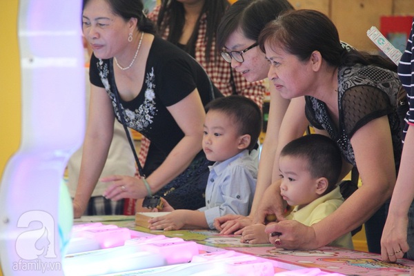 Sài Gòn: Giá vé tăng cao, các khu vui chơi vẫn đông khách 12