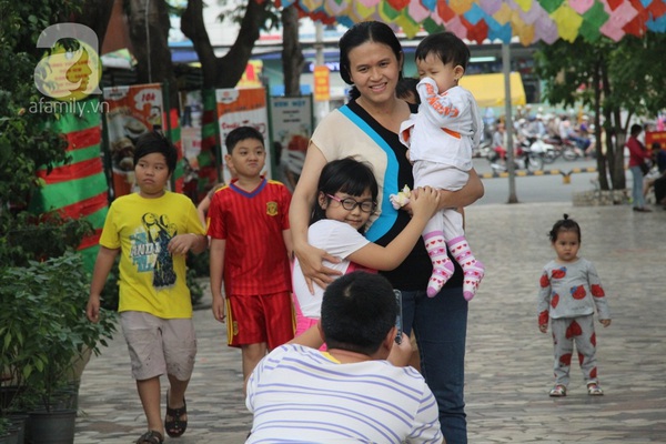 Sài Gòn: Giá vé tăng cao, các khu vui chơi vẫn đông khách 14