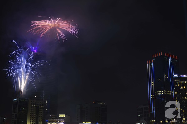 Người Hà Nội, Sài Gòn tưng bừng đón năm mới 2015 9