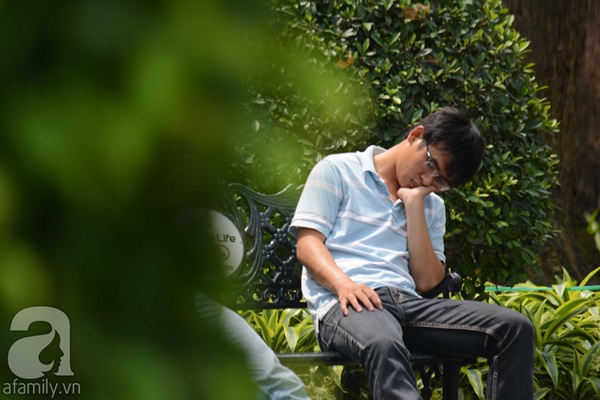 Người Sài Gòn mệt mỏi trong nắng nóng 40 độ C 2