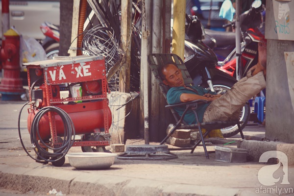 Người Sài Gòn mệt mỏi trong nắng nóng 40 độ C 9