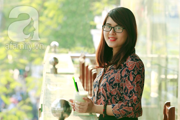 Phạm Lan Hương là cô gái gốc Quảng Ninh rất xinh xắn và có phong thái hiện đại, tự tin