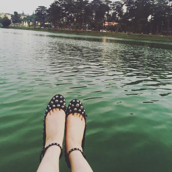 Cô nàng xinh xắn chủ nhân bộ ảnh “Đà Lạt của tôi” siêu hot mấy ngày qua là ai? Cô nàng xinh xắn chủ nhân bộ ảnh “Đà Lạt của tôi” siêu hot mấy ngày qua là ai?