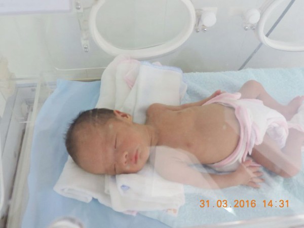 em bé vô danh bị bố mẹ bỏ rơi trong BV sản nhi Cà Mau em bé vô danh bị bố mẹ bỏ rơi trong BV sản nhi Cà Mau