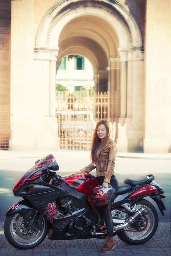 nữ biker 9X đam mê motor phân khối lớn