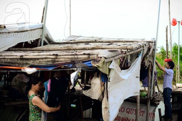 làng cối xay gió ven sông Hồng