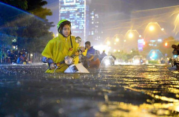 Sài Gòn sau mưa lớn