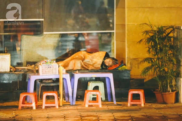 những người phụ nữ trong đ&ecirc;m đ&ocirc;ng