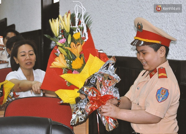 bé Dũng bị ung thư mơ làm CSGT