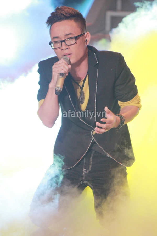 Th&ugrave;y Linh The Voice: 