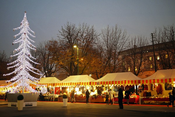 Những khu chợ Giáng sinh lung linh nhất thế giới 9