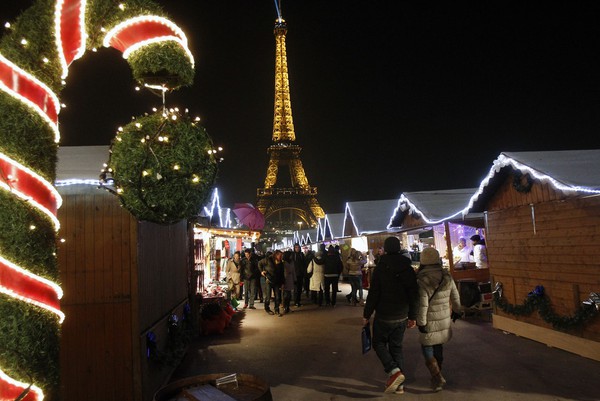 Những khu chợ Giáng sinh lung linh nhất thế giới 13