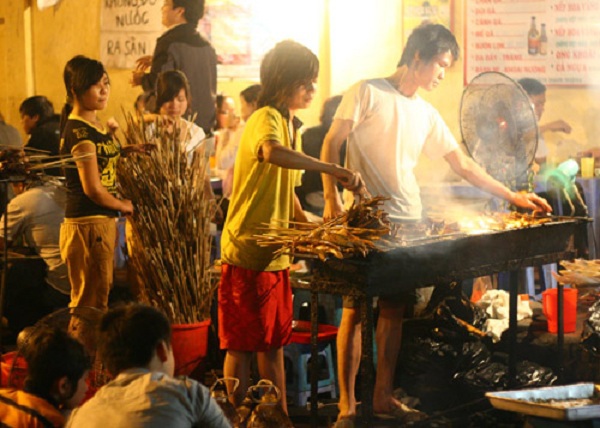 "Thèm thuồng" với 10 khu phố ẩm thực nổi tiếng của Hà Nội 12