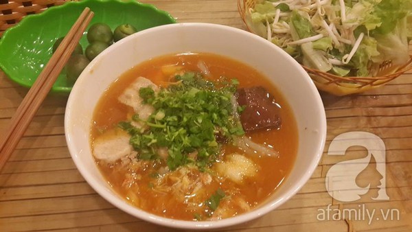 Khám phá 2 quán bánh canh ghẹ ở Hà Nội  1